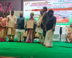 Smt. Mangeshwari received ‘Telugu Ratna Award’ from Telangana association of South Africa